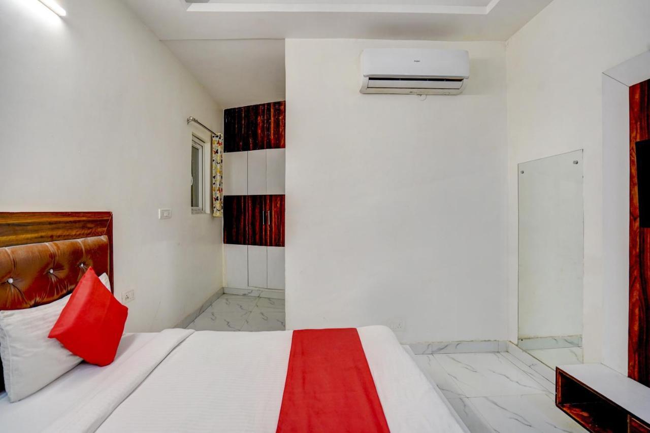 Oyo 78981 The Diamond Nest Noida Exterior photo