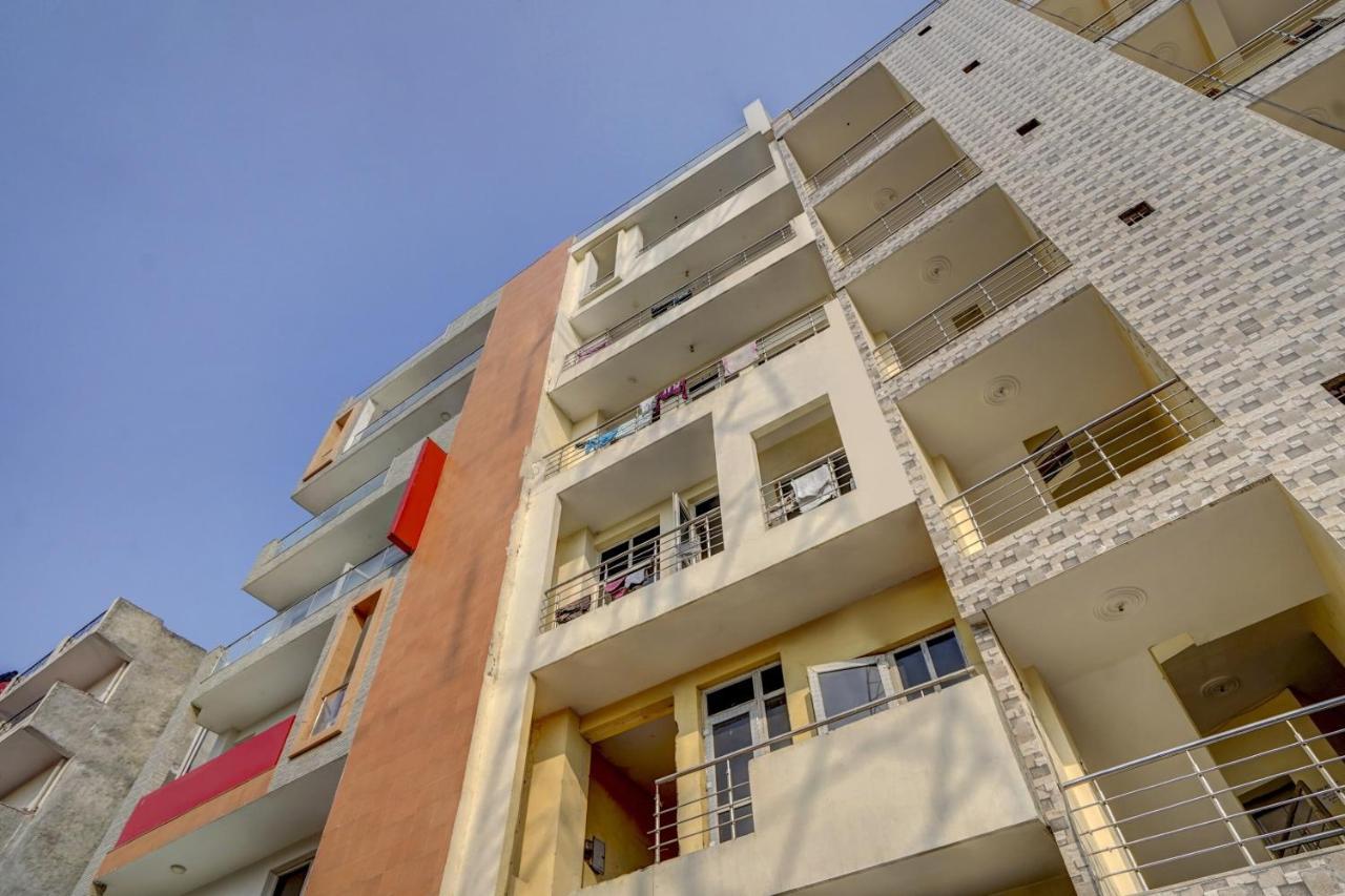 Oyo 78981 The Diamond Nest Noida Exterior photo