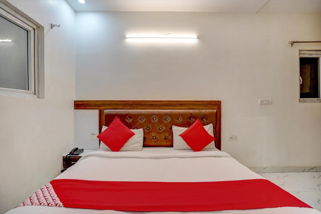 Oyo 78981 The Diamond Nest Noida Exterior photo